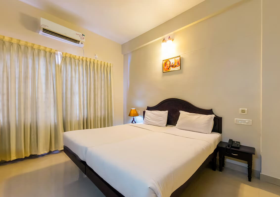Executive Room - Geethu International Photo