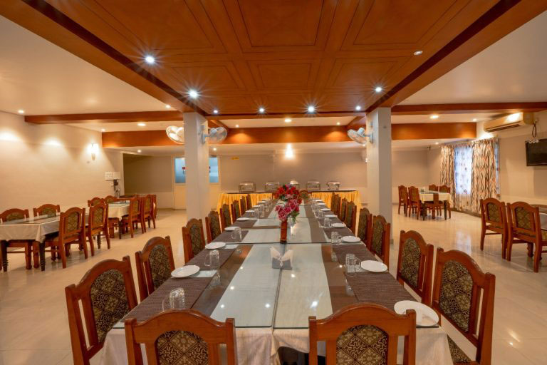 Multi Cuisine Restaurant, Hotel Geethu International